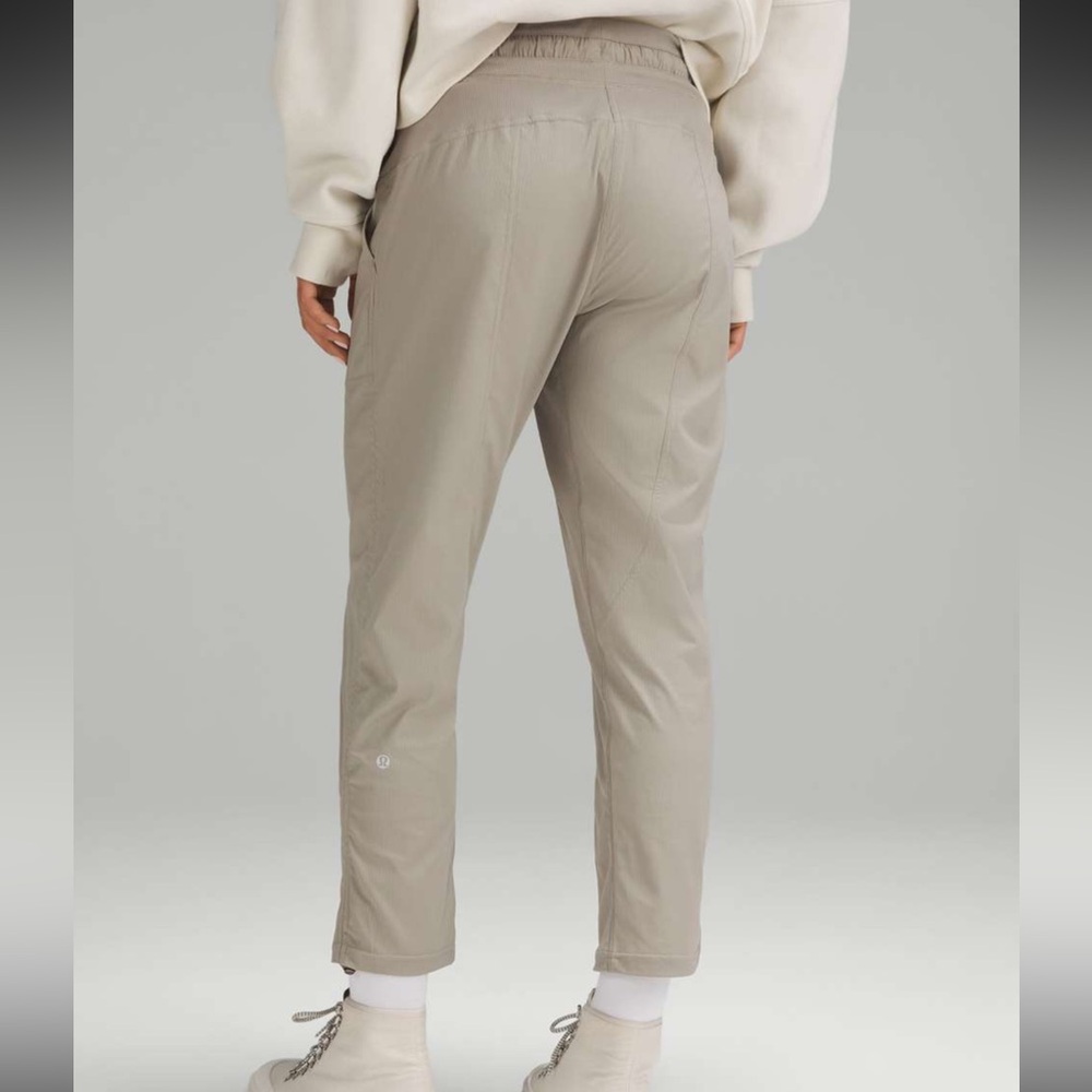 Lululemon Dance Studio Mid-Rise Jogger cropped Length Riverstone Size 4 - Picture 2 of 10